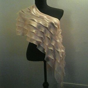 Ruffle shawl